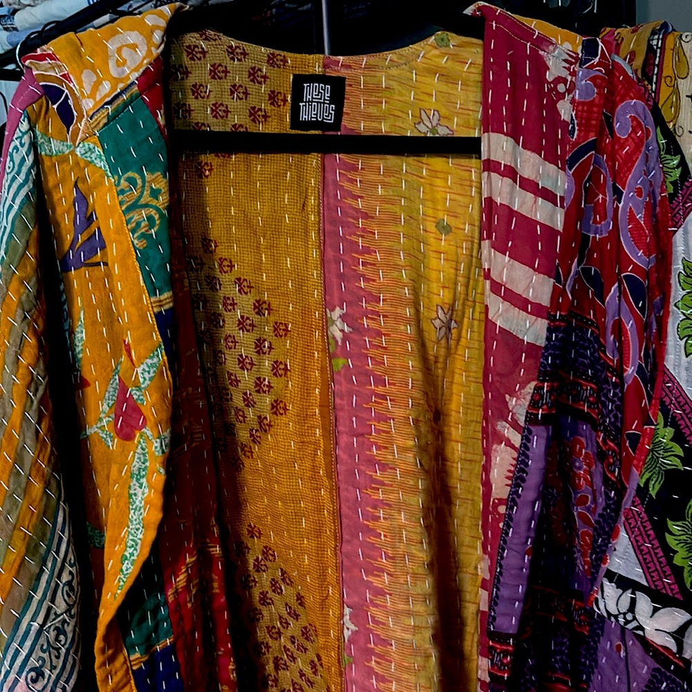 Reversible Kantha Duster - Picture 13 of 13